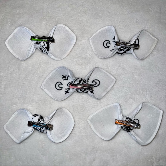 White Paisley Rockabilly Bandana Knotted Hair Bow - Picture 10 of 11